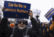 Largest Federal Employees Union Pushes For An End To The Shutdown
