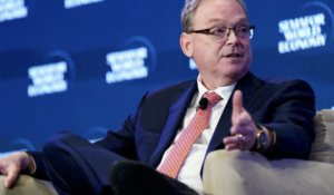 Trump Advisor Says Economy Is about To Triple Expert Forecasts